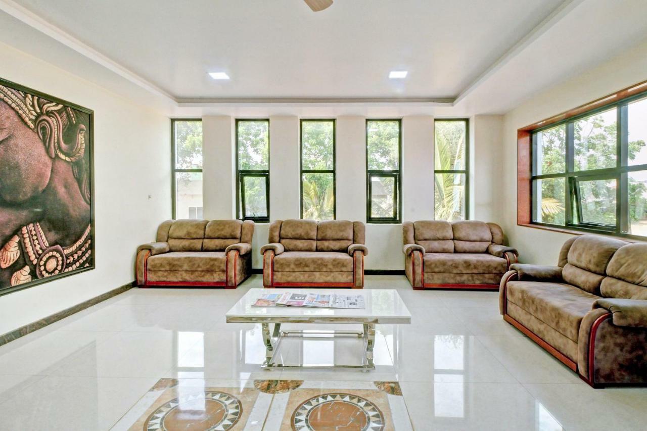 Oyo 29405 Leela Paradise Villa Hassan Exterior foto